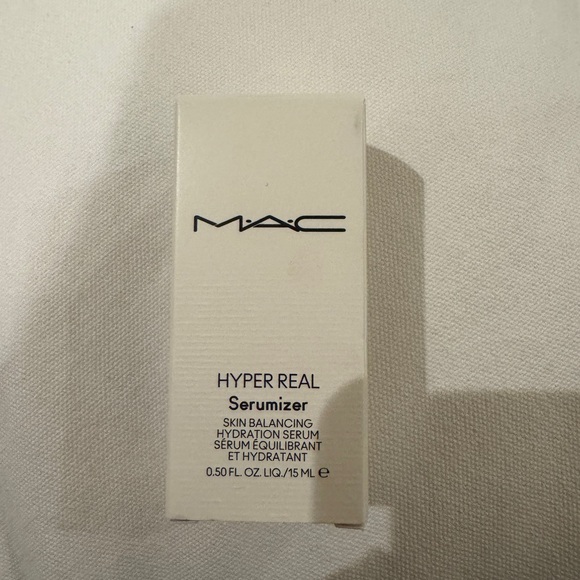 MAC Hyper Real Serumizer Skin Balancing Hydration Serum - Picture 4 of 4